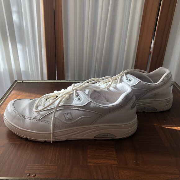Woman's Sneakers White Leather New Balance Size 10 - Picture 4 of 7
